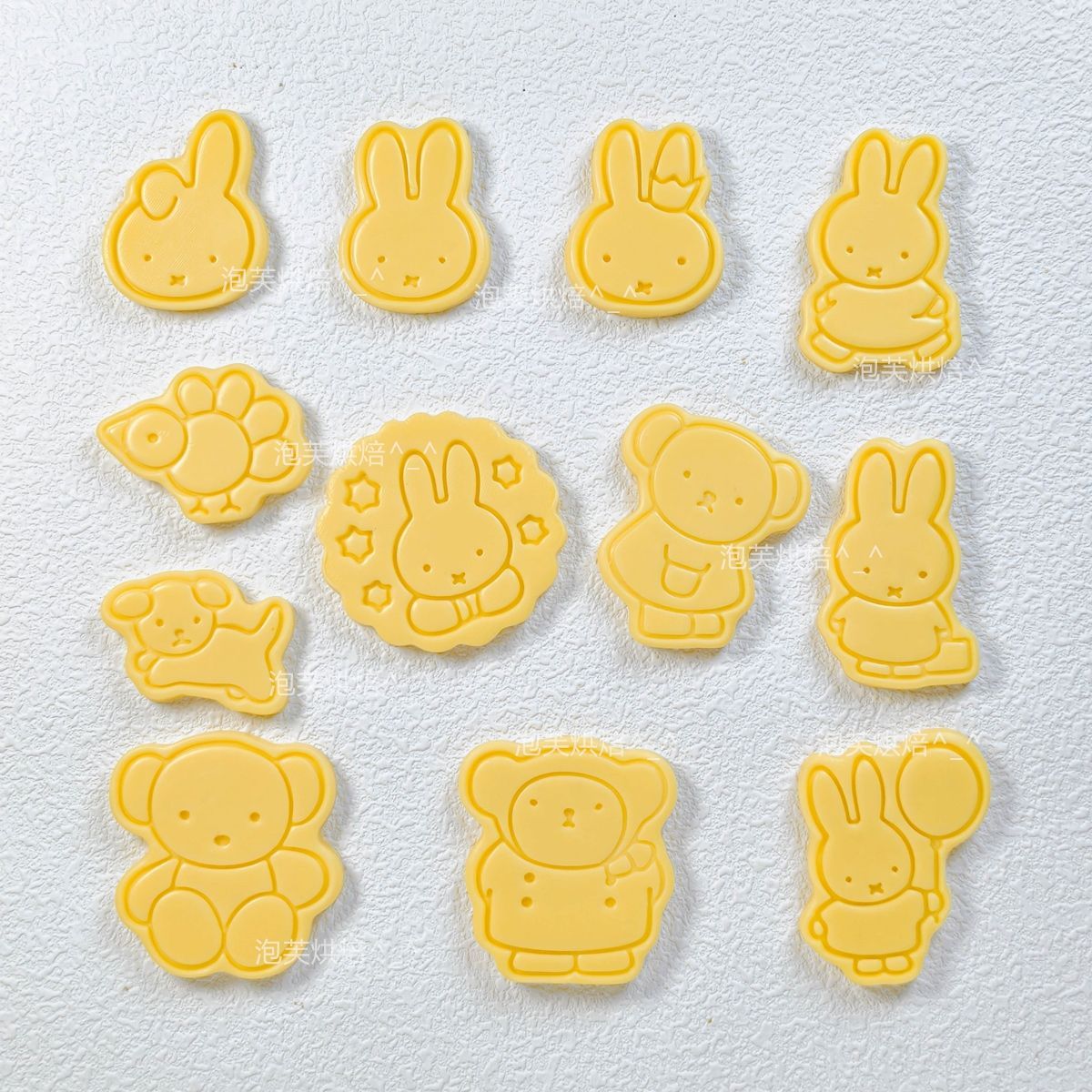 かわいい 3D プレスクッキー型 ミッフィー柄付き 再利用可 - Baking Kitchen For Kids のレビューと価格