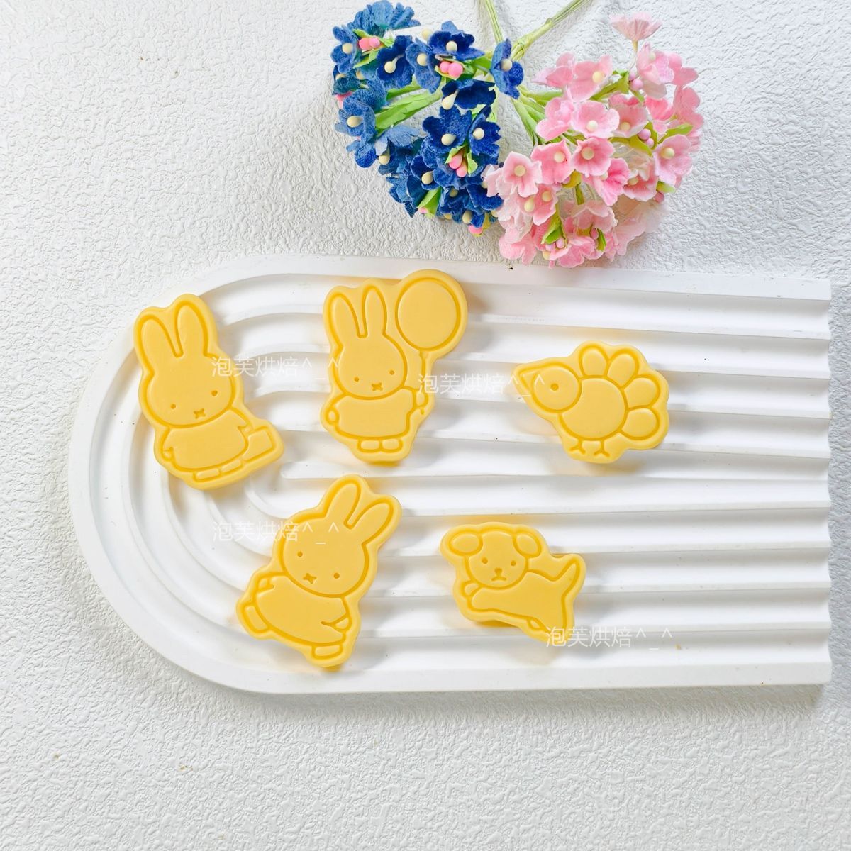 かわいい 3D プレスクッキー型 ミッフィー柄付き 再利用可 - Baking Kitchen For Kids のレビューと価格